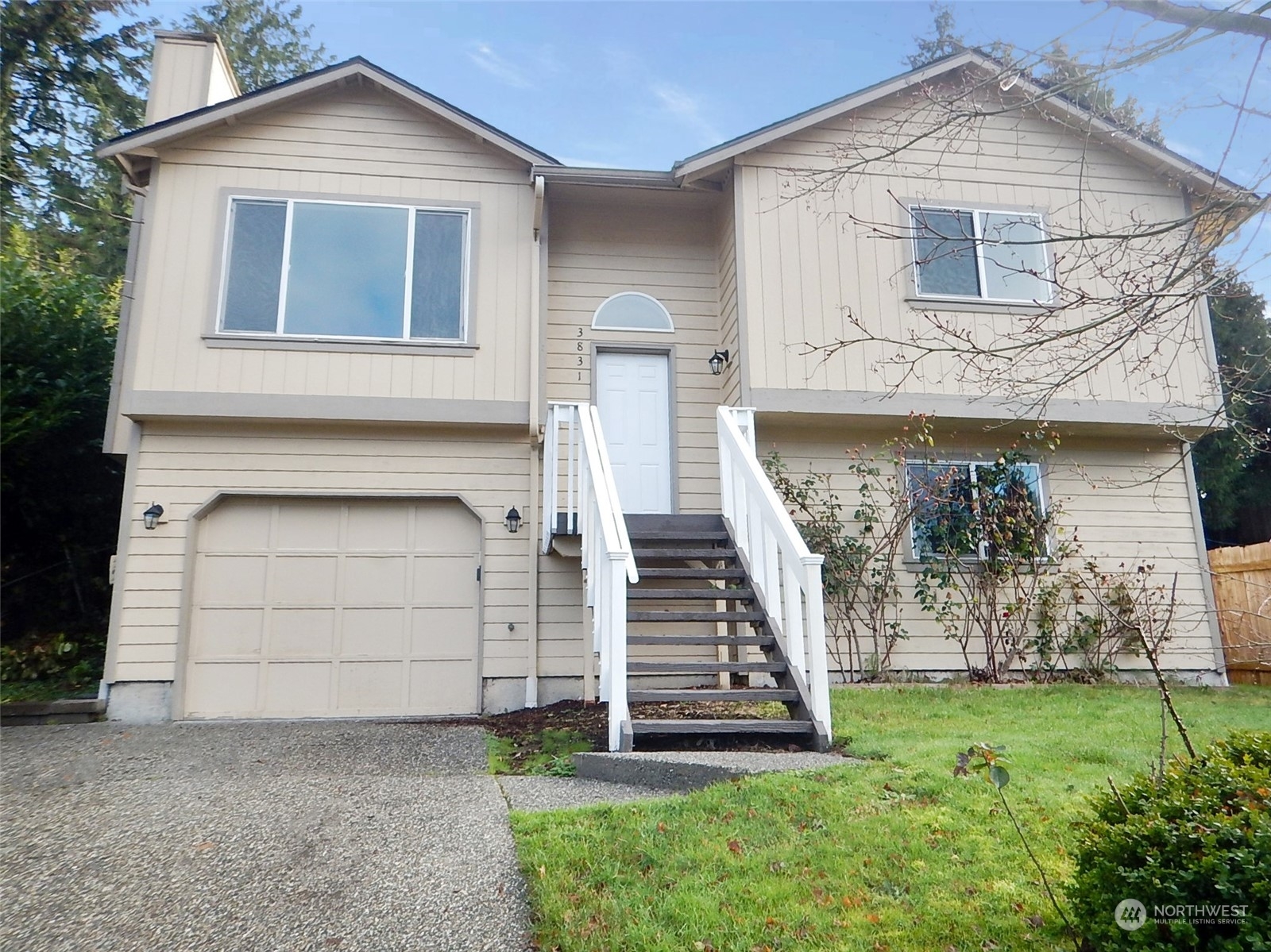 Property Photo:  3831  Grand Avenue  WA 98201 