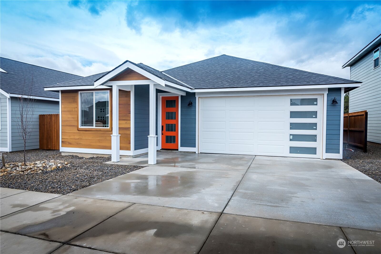 Property Photo:  606 W Windflower Lane  WA 98926 