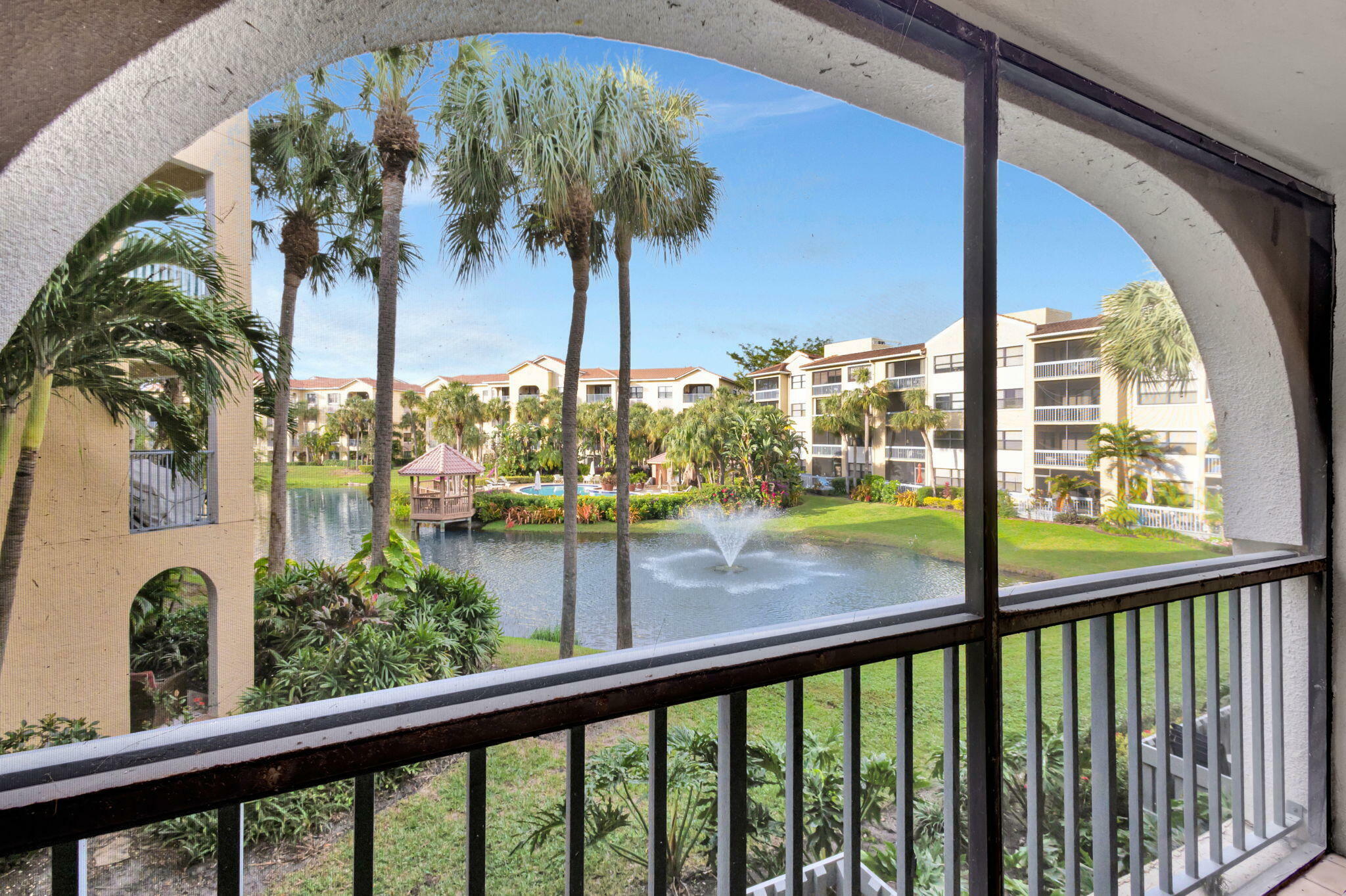 Property Photo:  600 Uno Lago Drive 205  FL 33408 