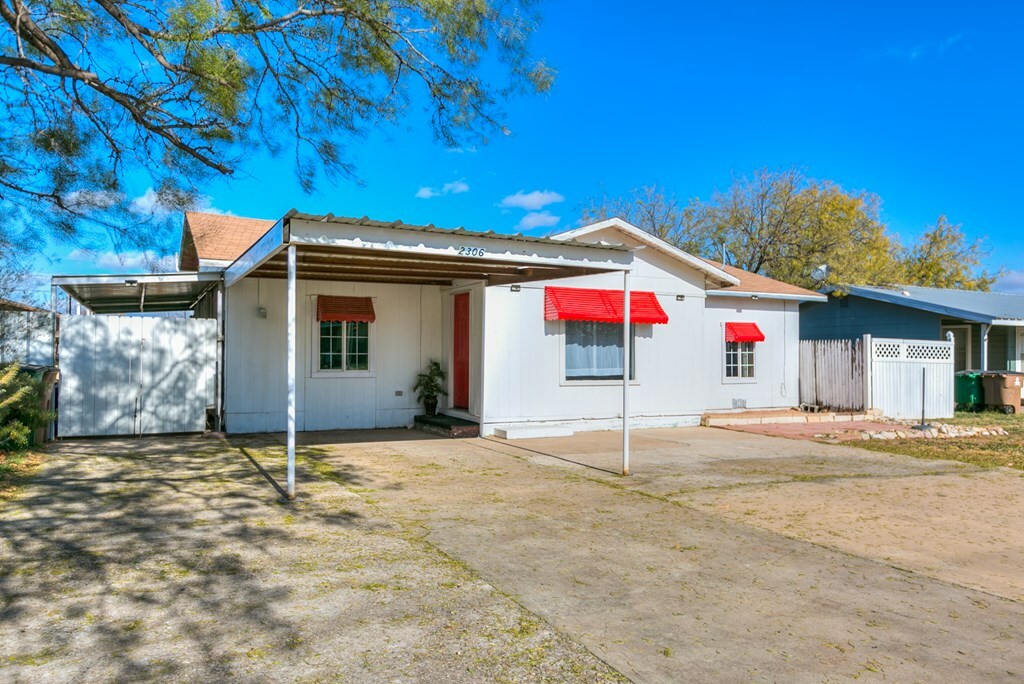 Property Photo:  2306 Jomar St  TX 76901 