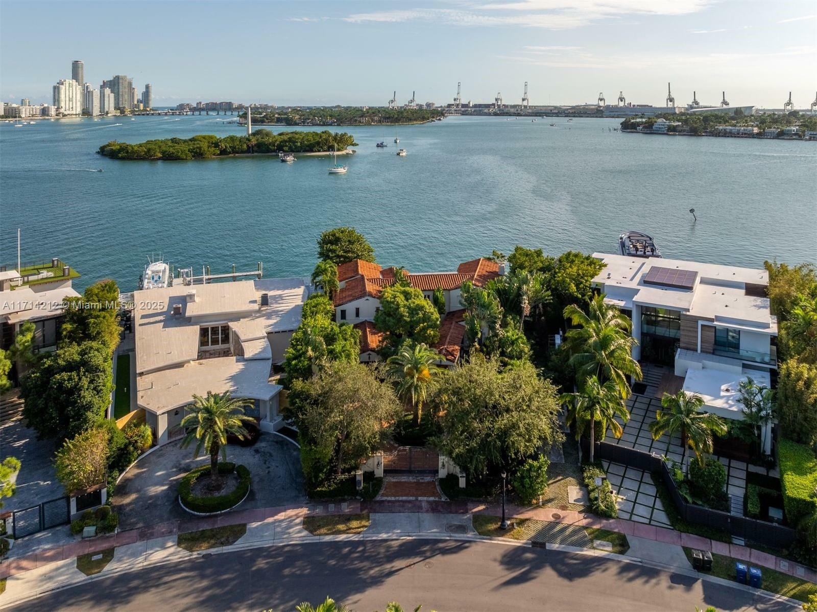Property Photo: 11 E Rivo Alto Dr FL 33139