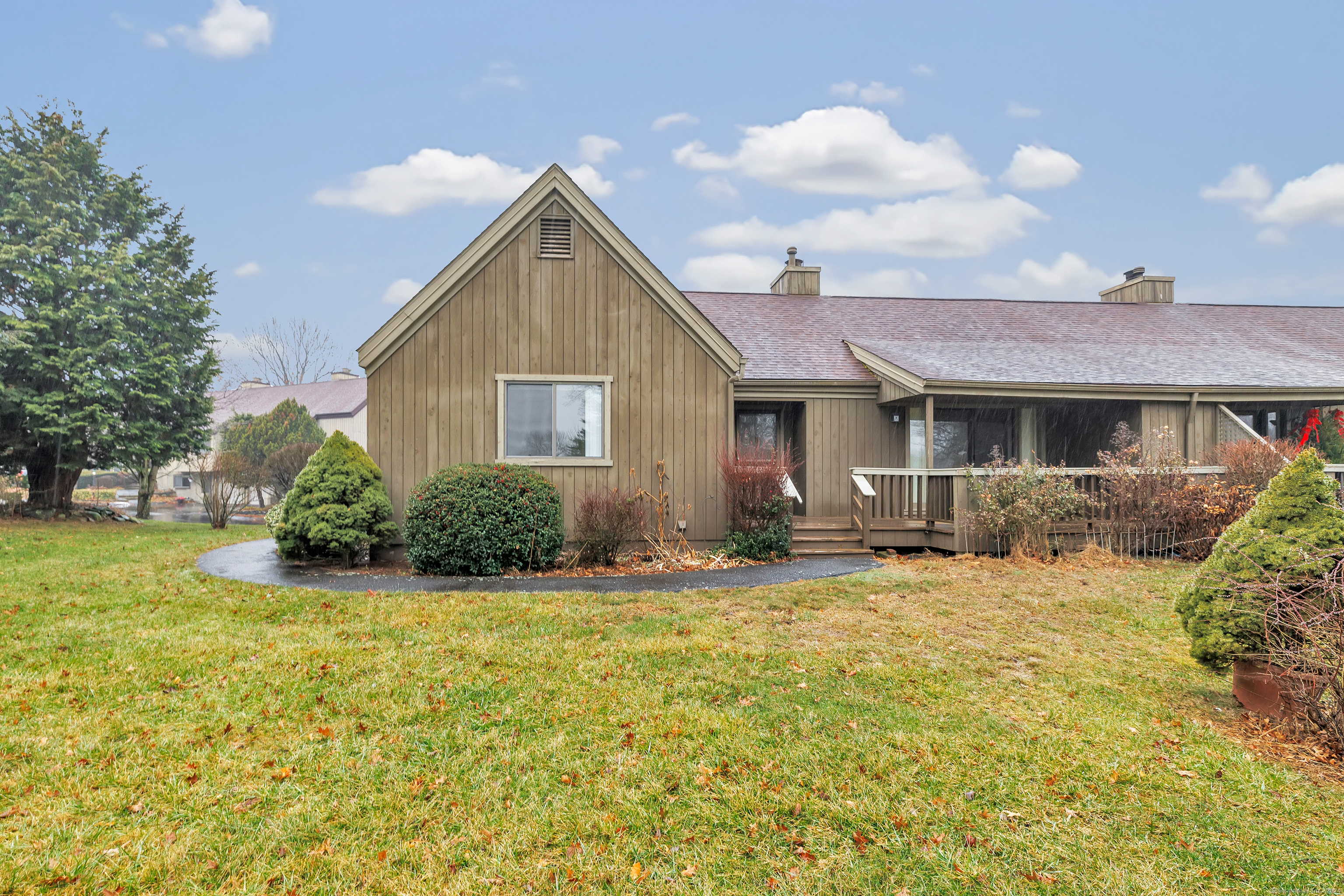 Property Photo:  766 Nyack Lane B  CT 06614 