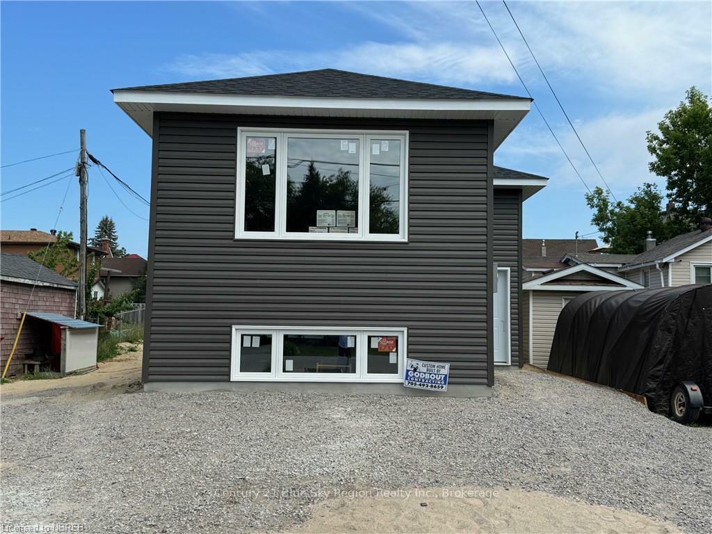 Property Photo: 1556 Fraser Street ON P1B 3Z2