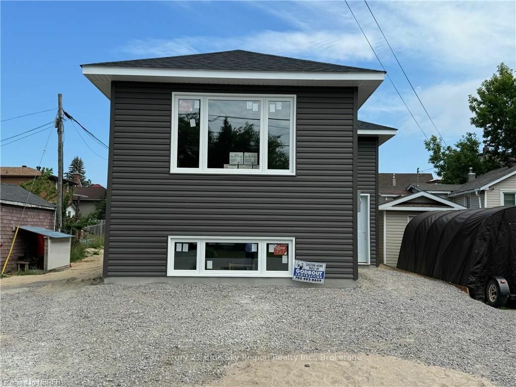 Property Photo:  1556 Fraser St  ON P1B 3Z2 