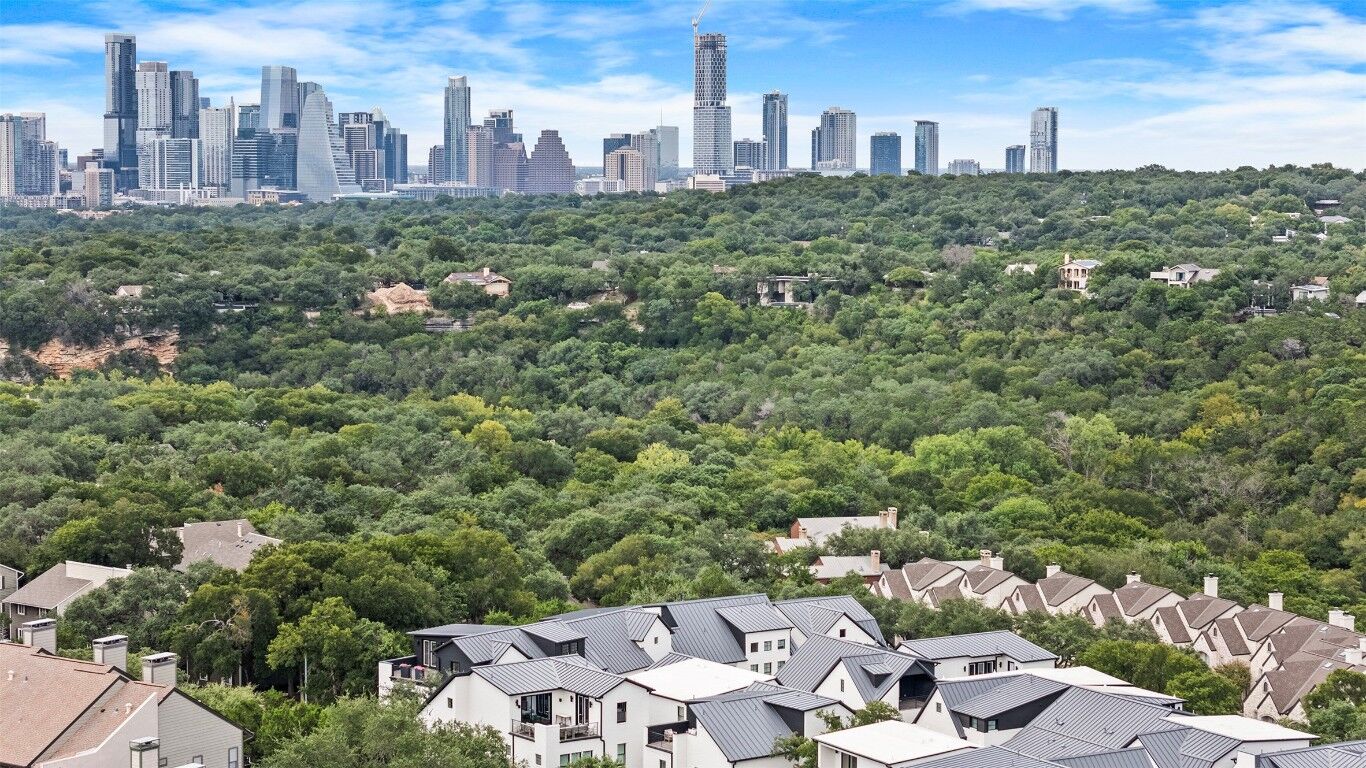 Property Photo: 1719 Spyglass Drive 1 TX 78746