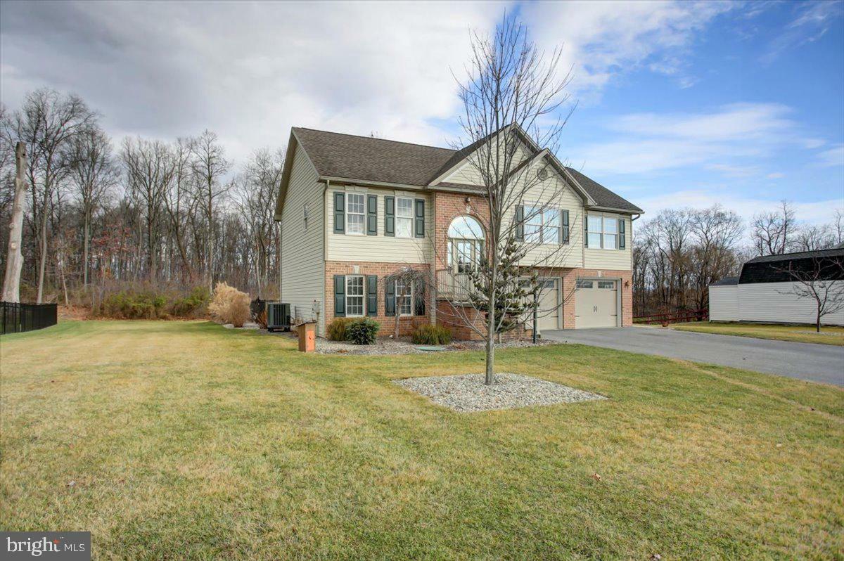 Property Photo:  1745 Raven Drive  PA 17202 