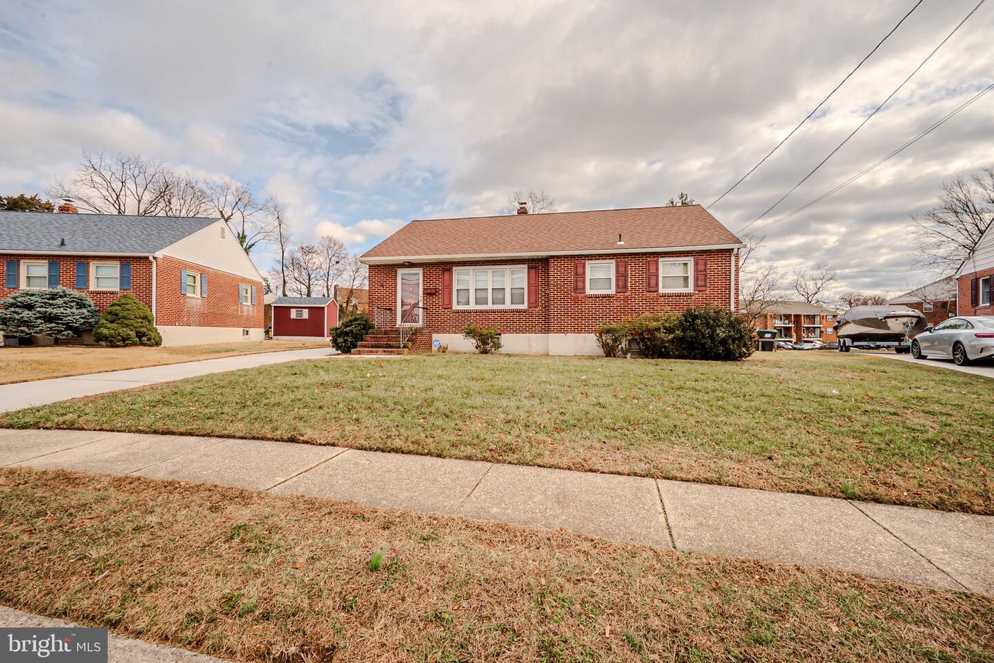 Property Photo: 32 Glover Circle DE 19804