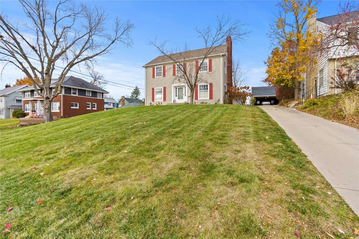 Property Photo: 1920 Blake Boulevard SE IA 52403