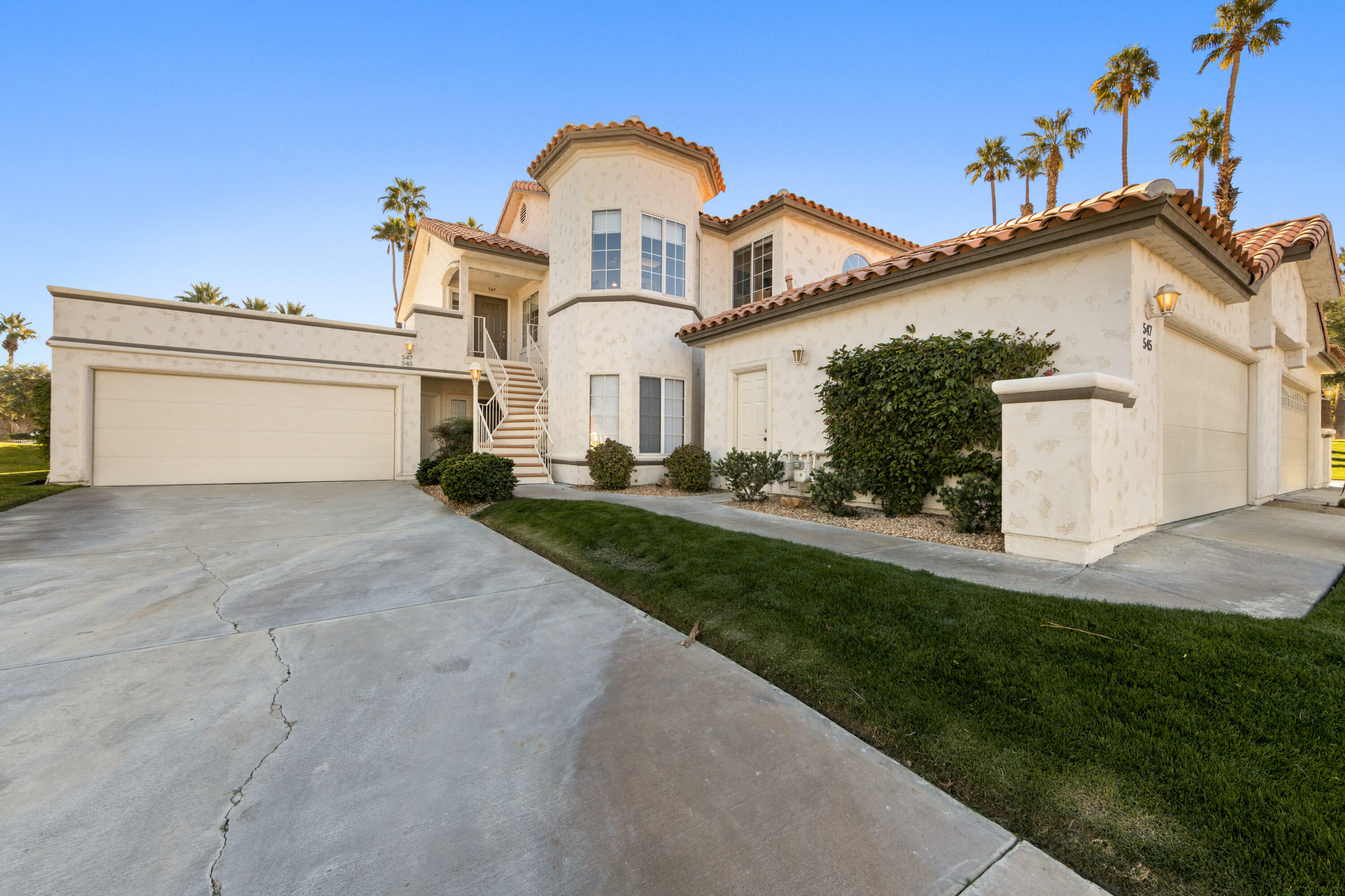 Property Photo: 547 Desert Falls Drive E CA 92211