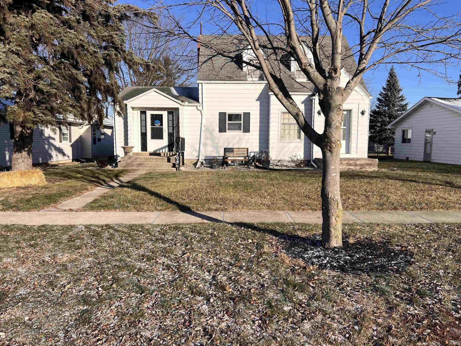 Property Photo:  709 Park Avenue  IN 46774-1339 