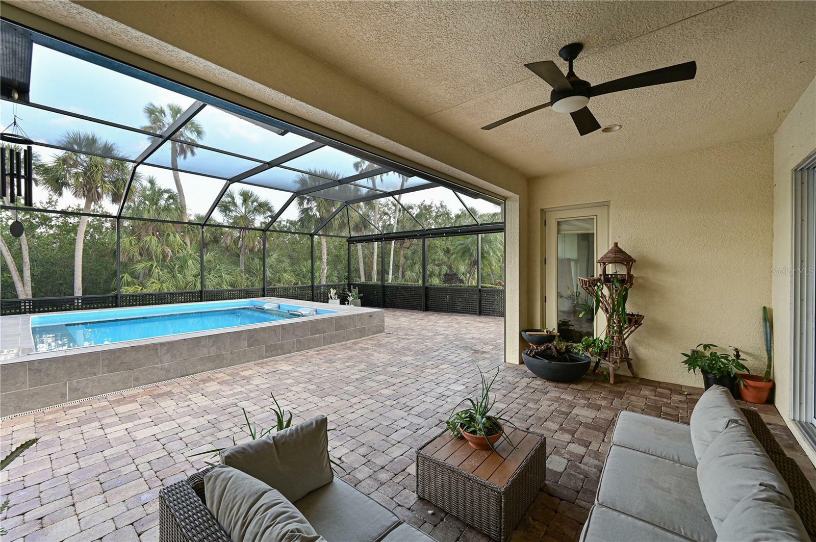 Property Photo:  931 Mangrove Edge Court  FL 34208 