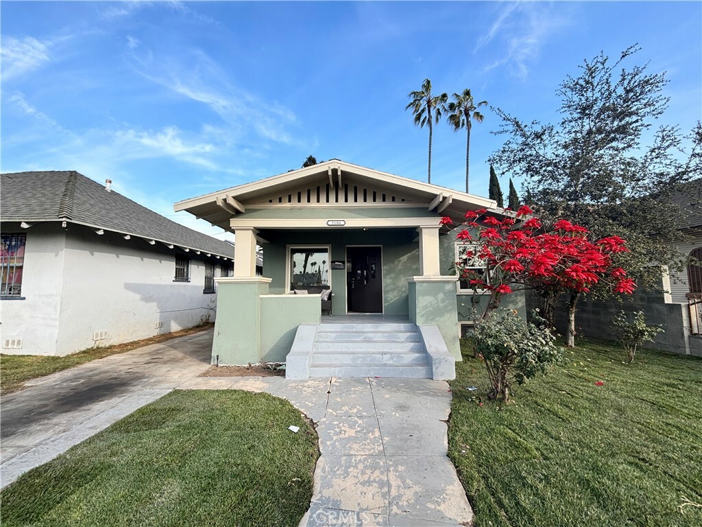 Property Photo:  5106 S Gramercy Place  CA 90062 