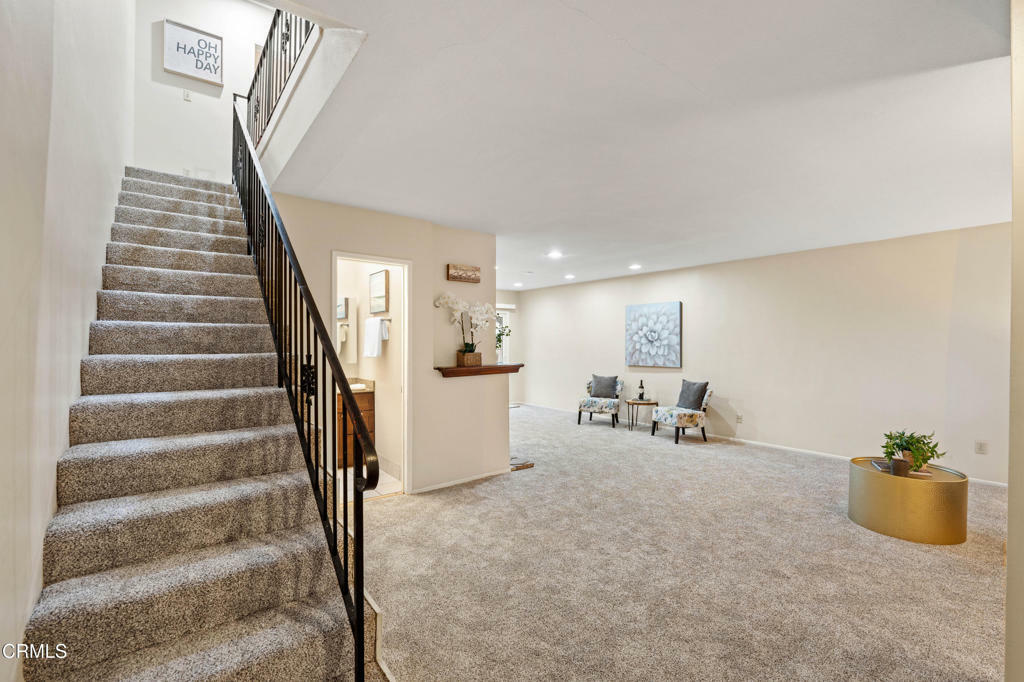 Property Photo:  138 S Bryn Mawr Street 39  CA 93003 