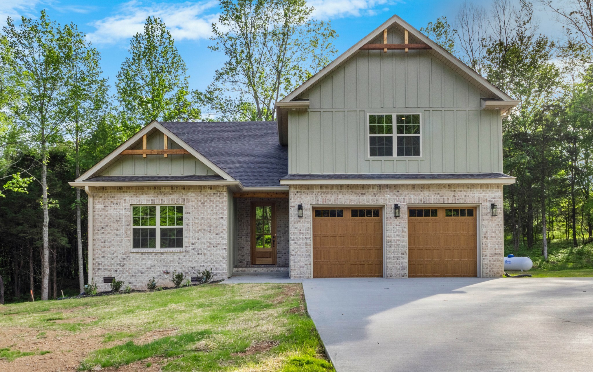 Property Photo: 1592 Ryes Chapel Rd TN 37171