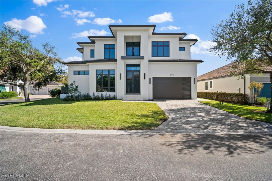 Property Photo: 27148 Serrano Way FL 34135