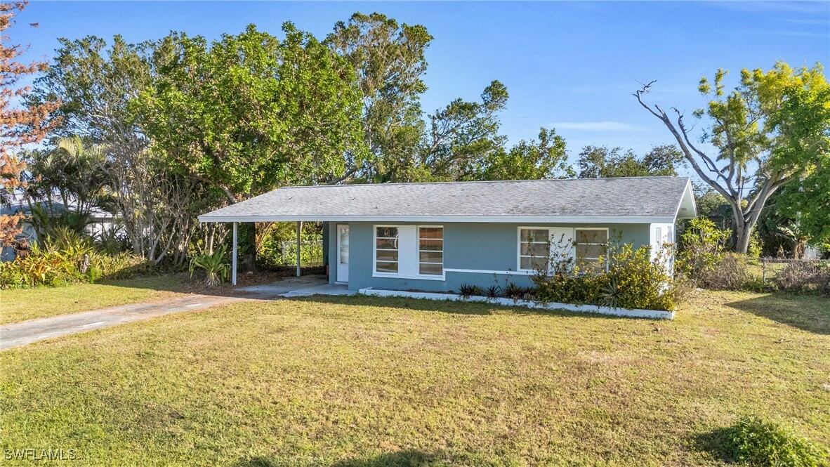 Property Photo:  5211 Tower Drive  FL 33904 