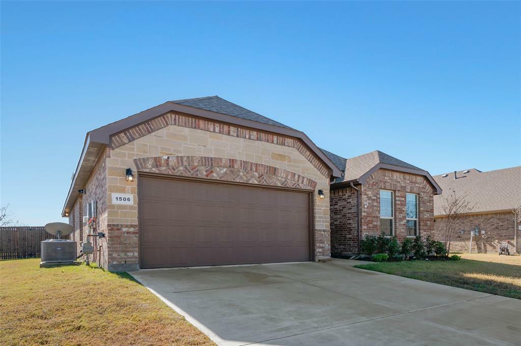 Property Photo:  1506 Reed Drive  TX 76249 