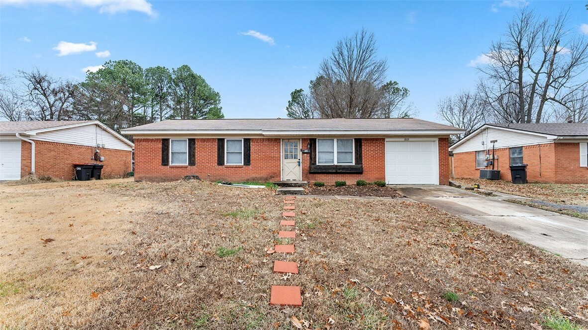 Property Photo:  1803 Taylor Avenue  AR 72762 