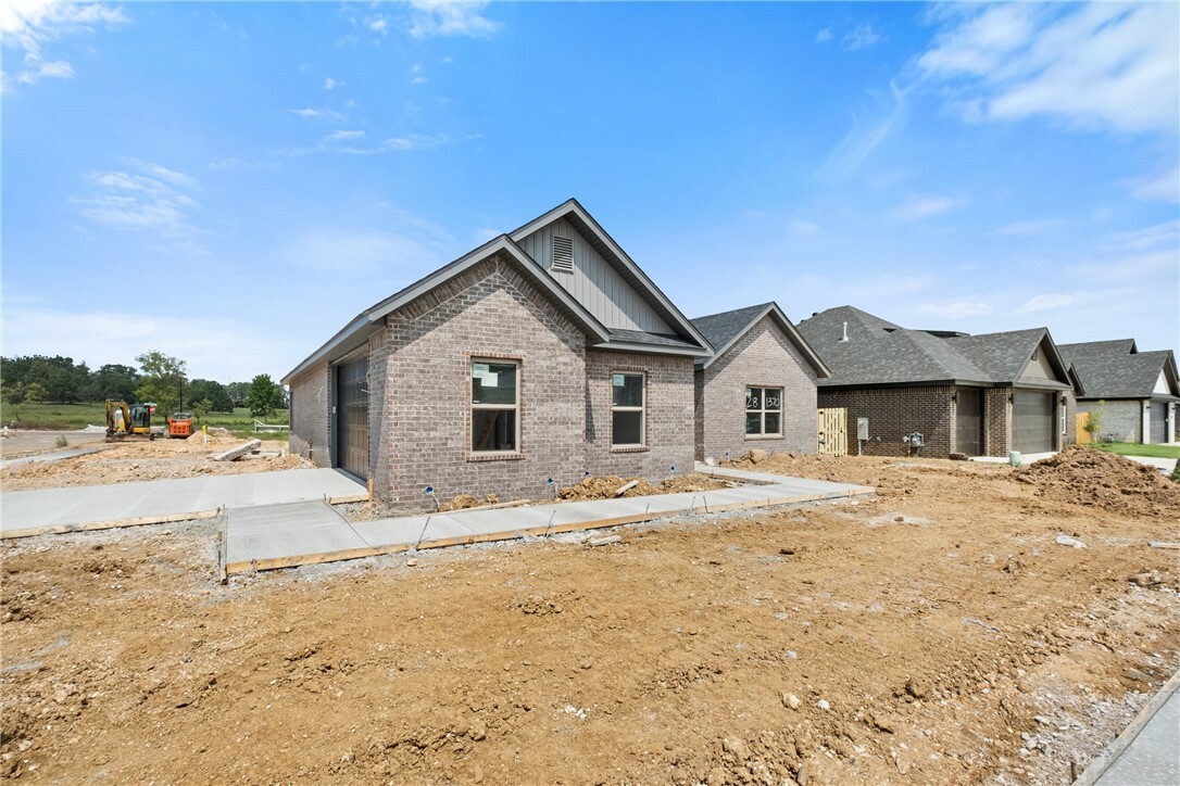 Property Photo:  1371 Overcup Oak Lane  AR 72713 