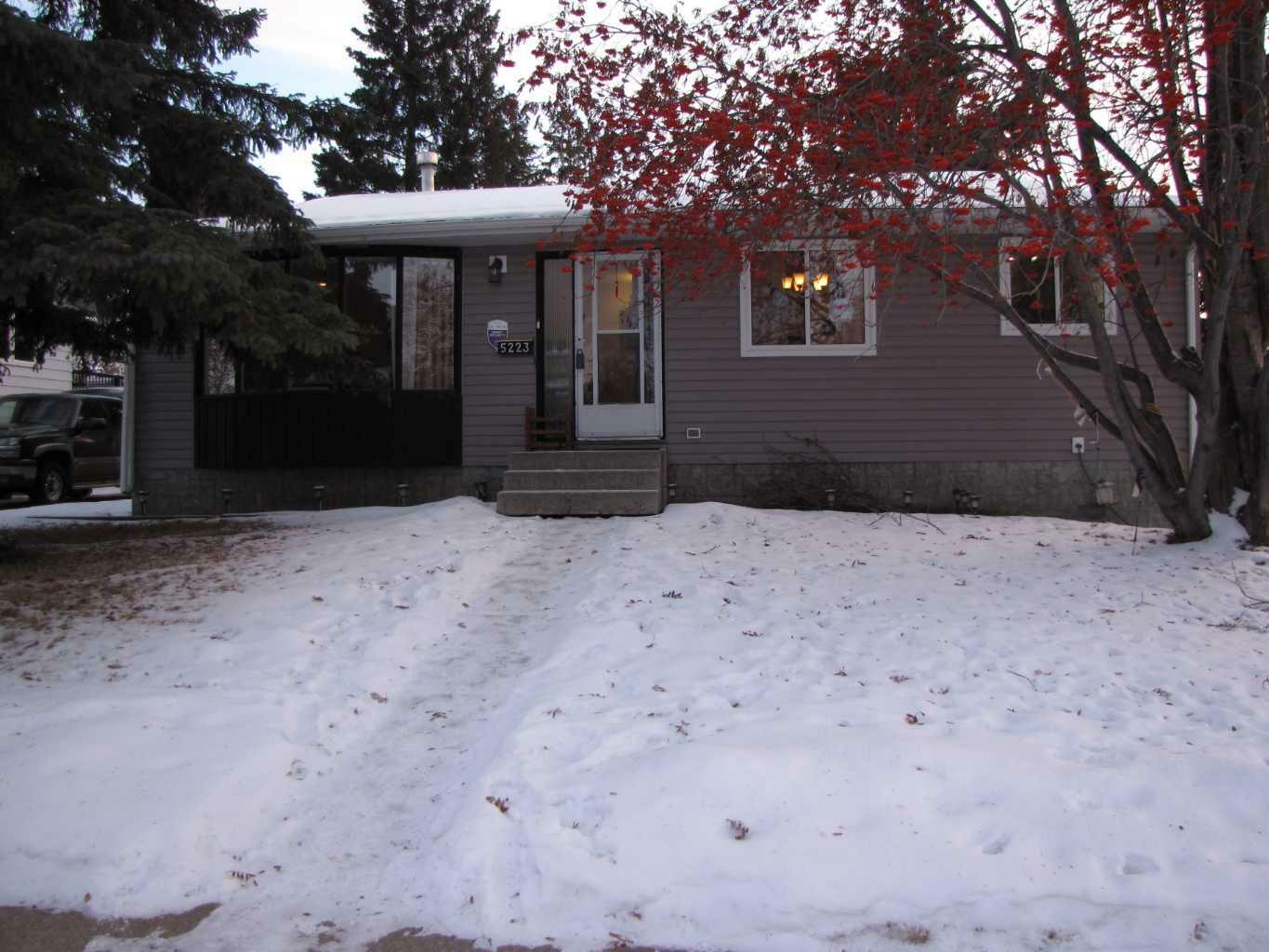 Property Photo:  5223 37 Street  AB T4G 1E4 