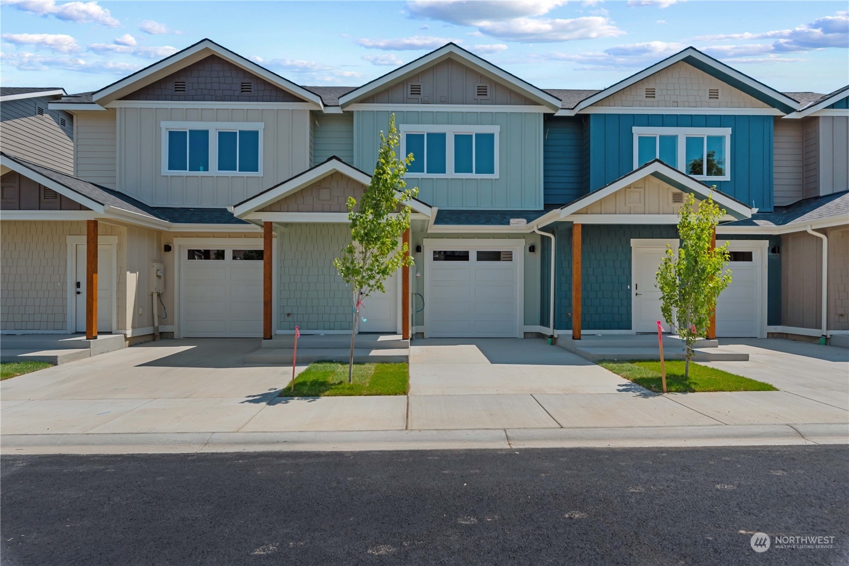 Property Photo: 1030 Finch Lane B2 WA 98801