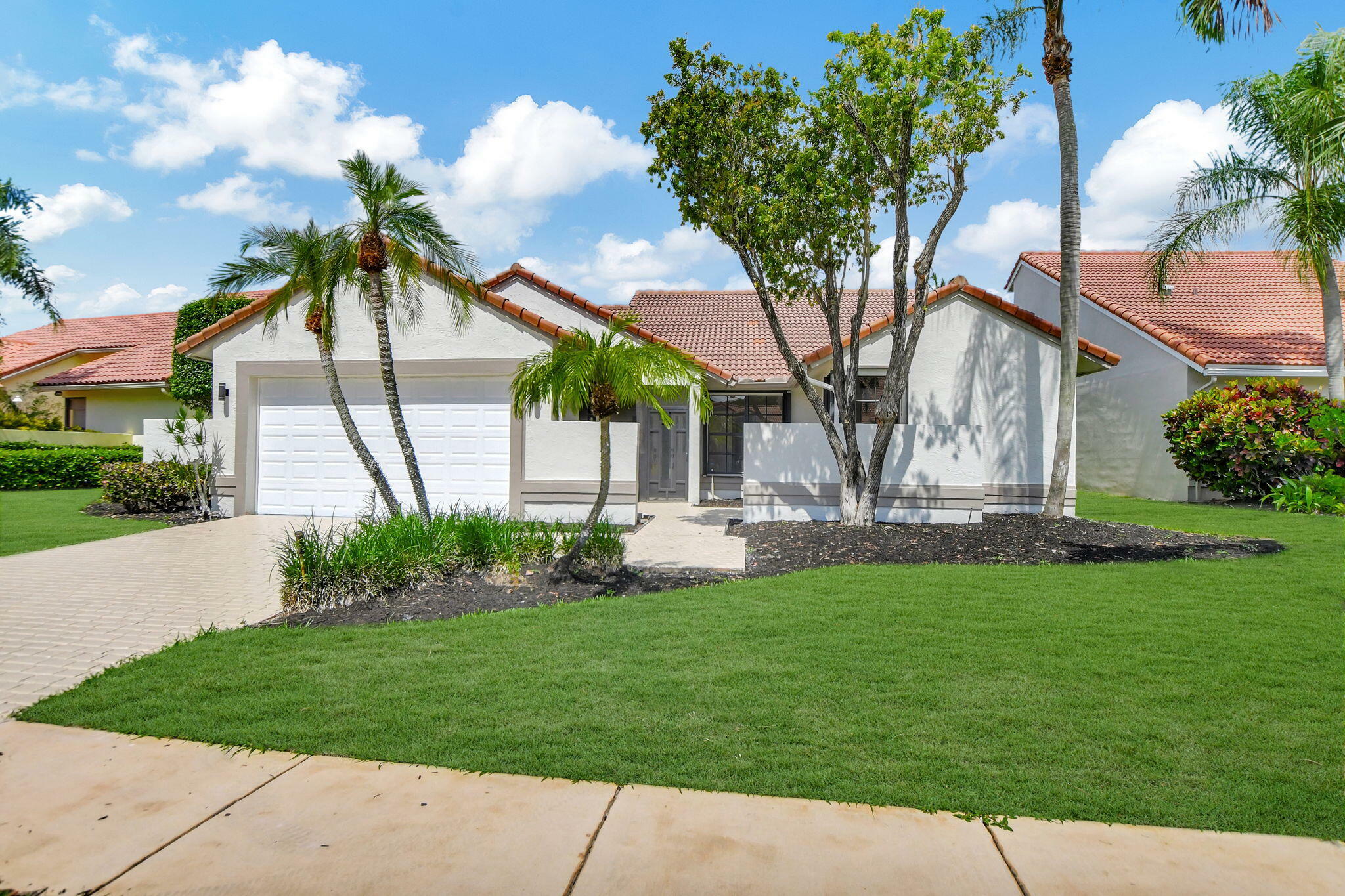 Property Photo: 19285 Cherry Hills Terrace FL 33498