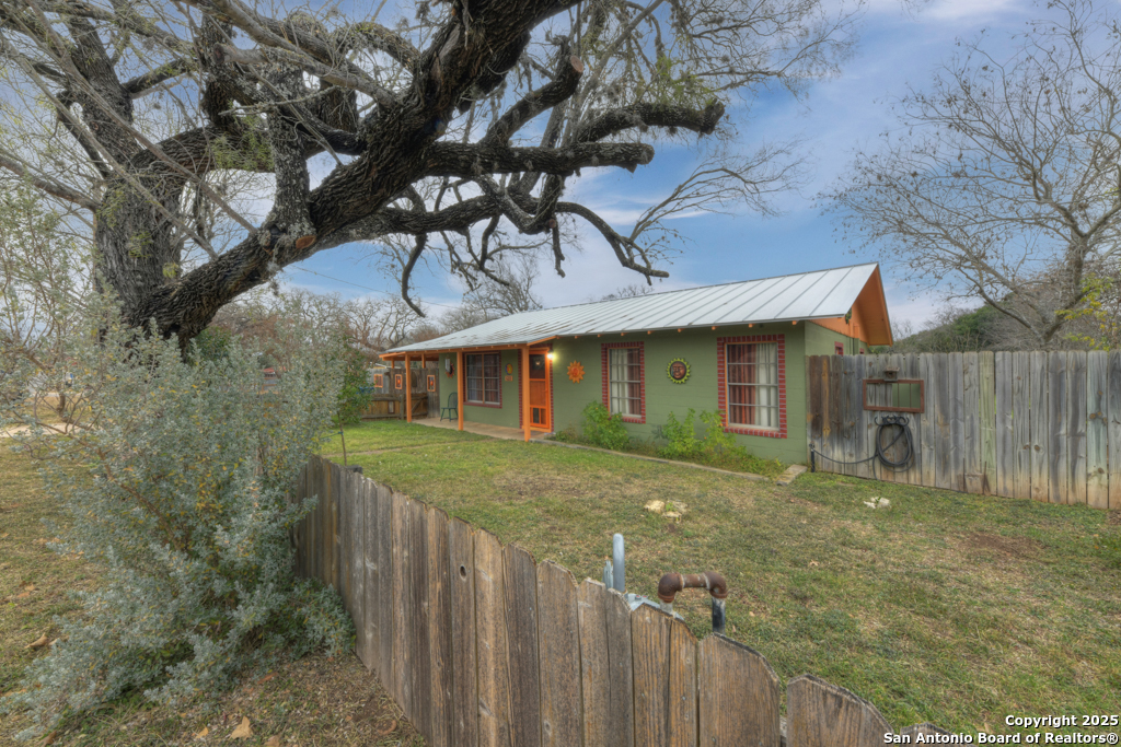 Property Photo: 610 14th Street TX 78003