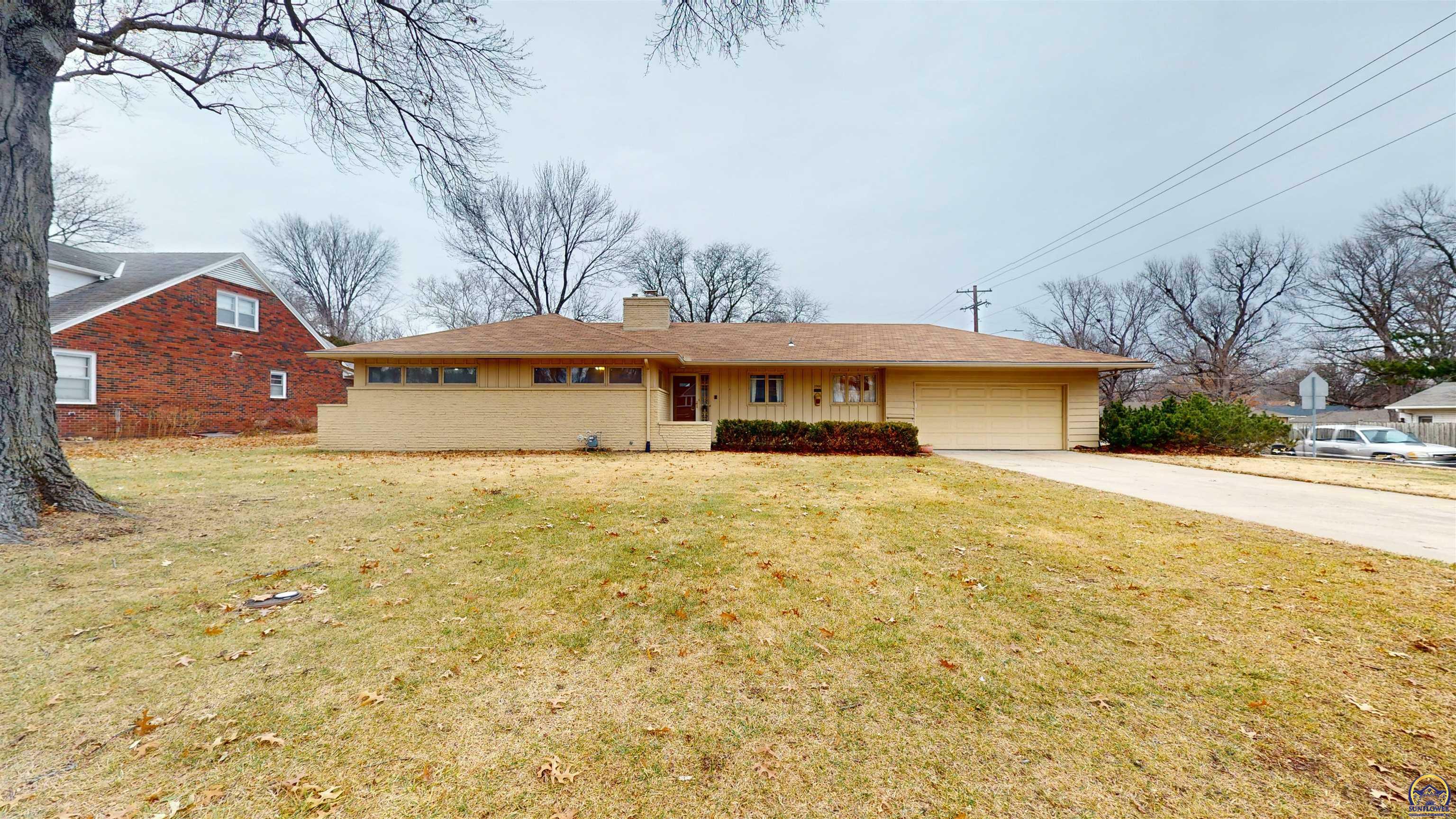 Property Photo:  3900 SW Holly Ln  KS 66604 