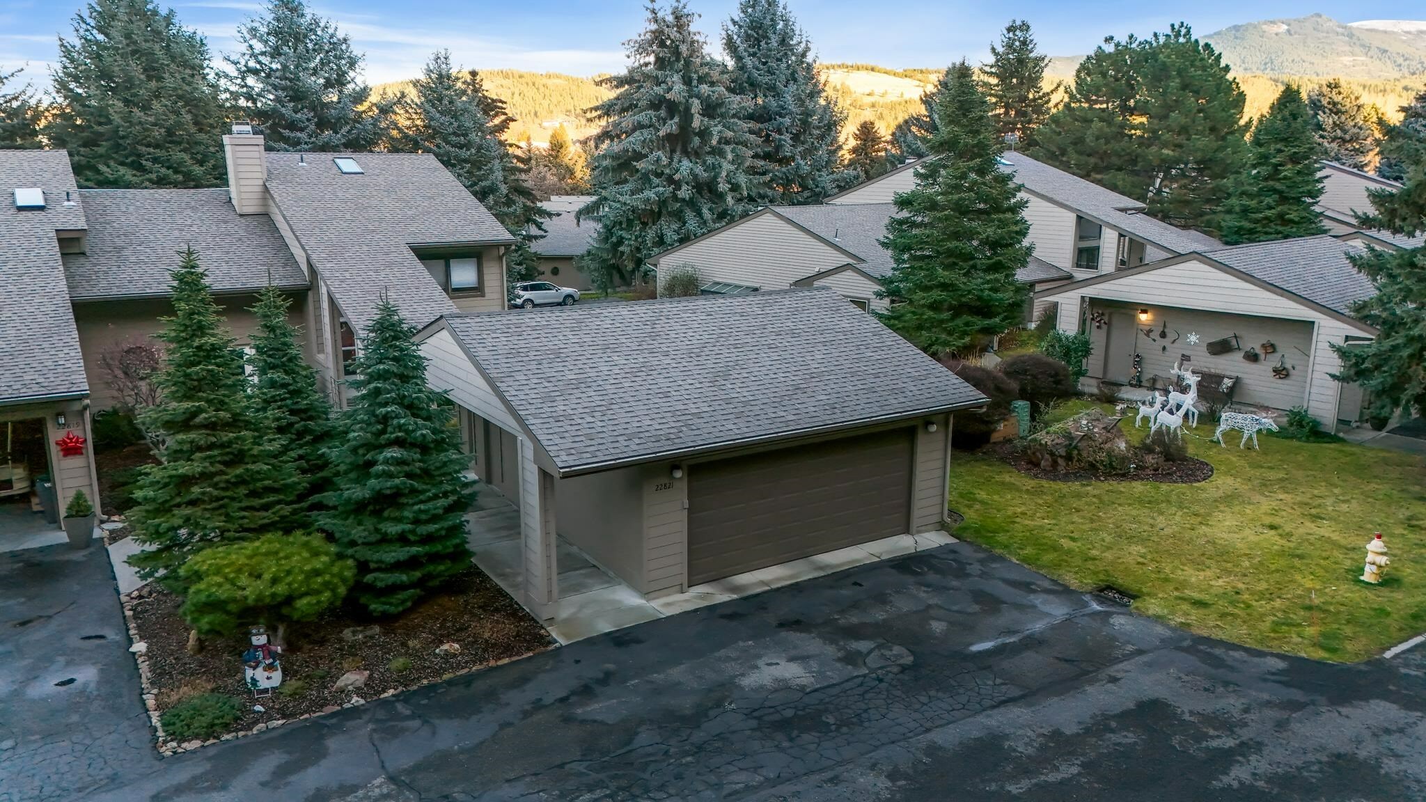 Property Photo: 22821 E Clearwater Ln WA 99019