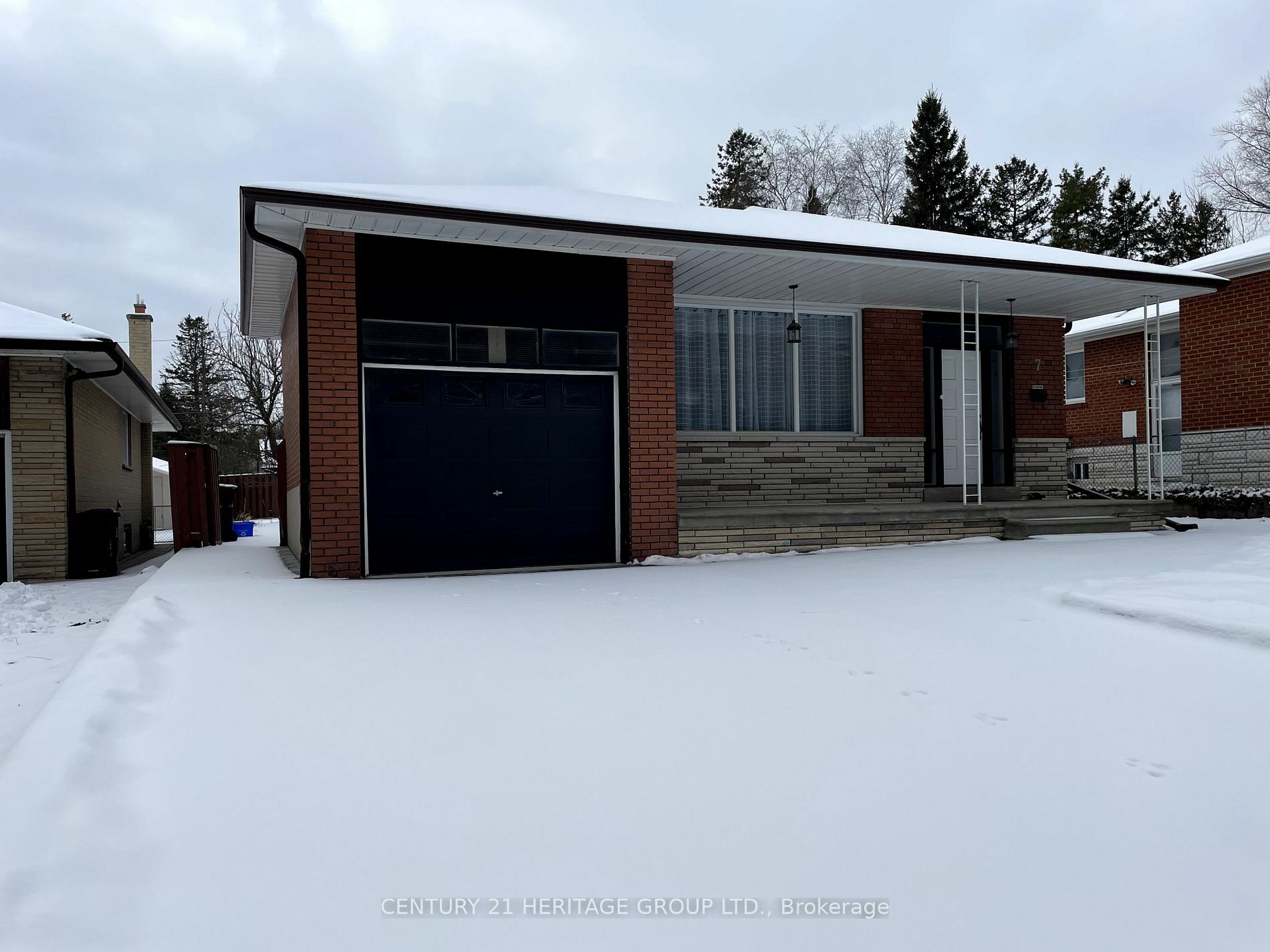 Photo de la propriété:  7 Allanhurst Dr  ON M9A 4J4 