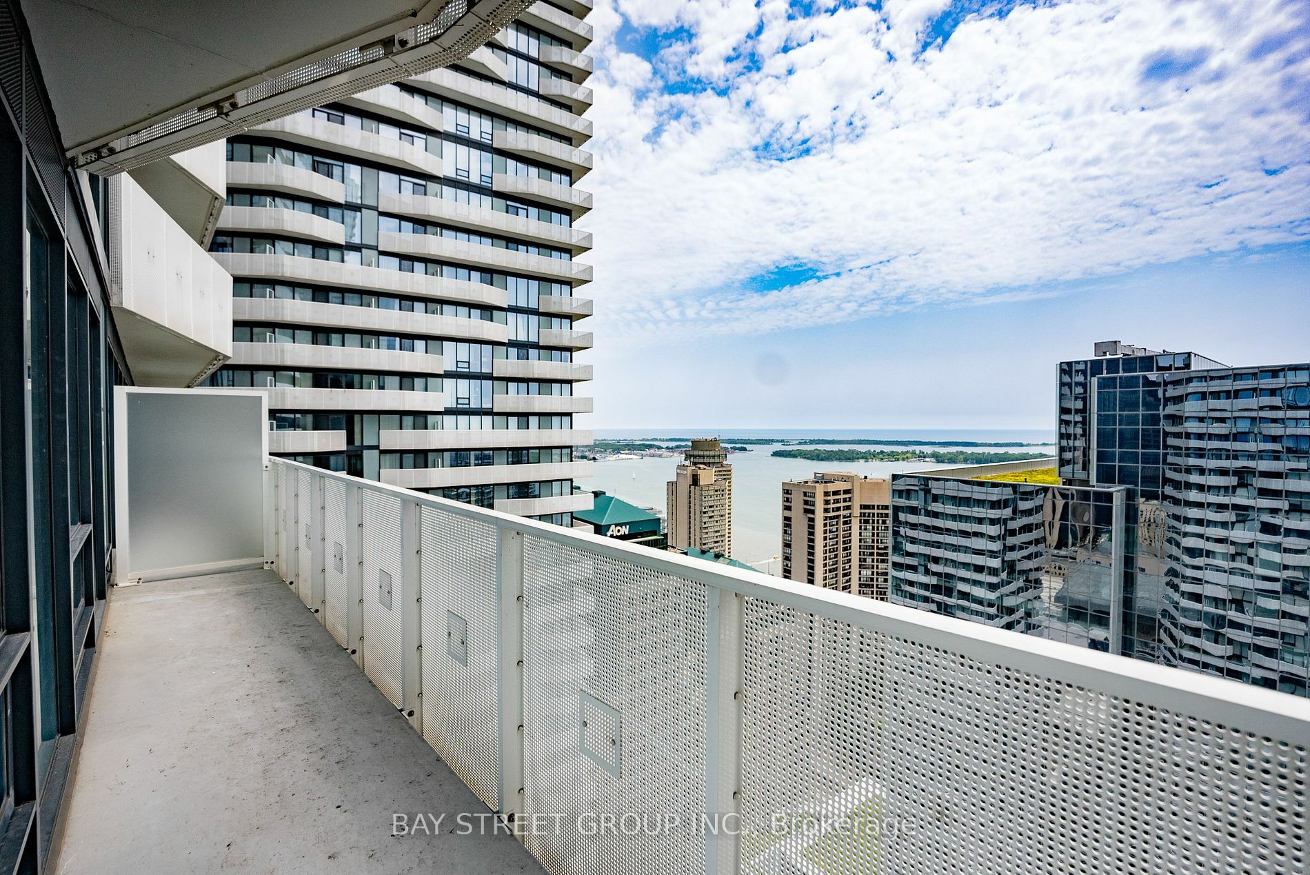 Property Photo:  100 Harbour St 4310  ON M5J 1B7 