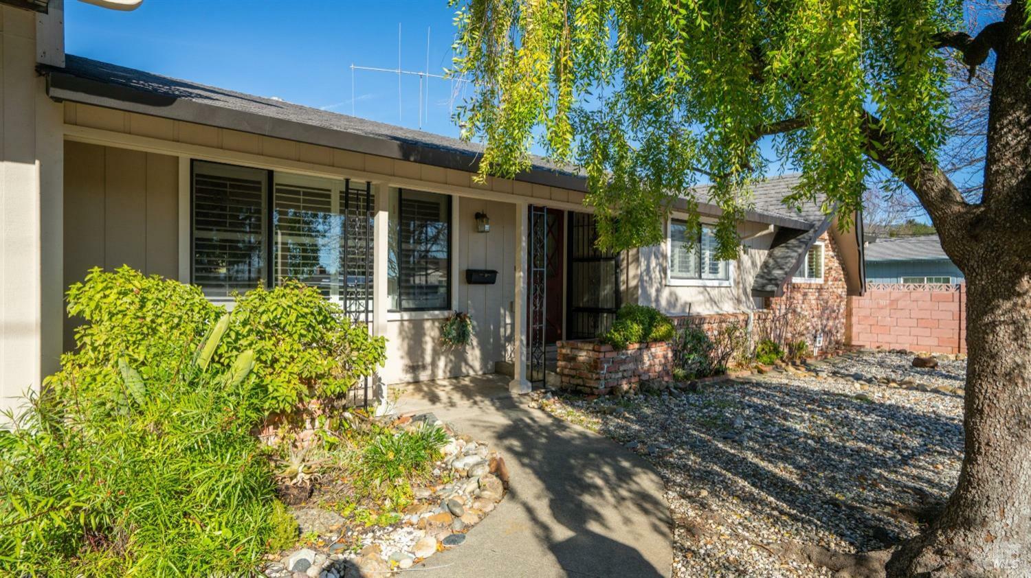 Property Photo:  432 W 1st Street  CA 95425 