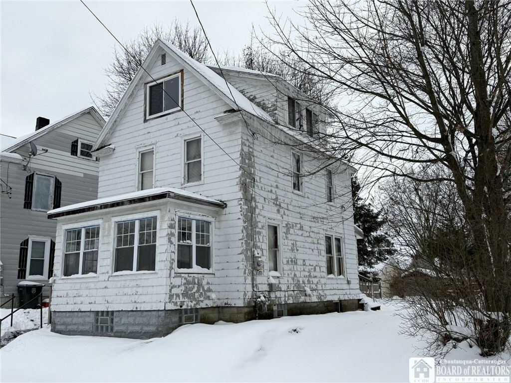 Property Photo:  11 Mount Vernon Place  NY 14701 