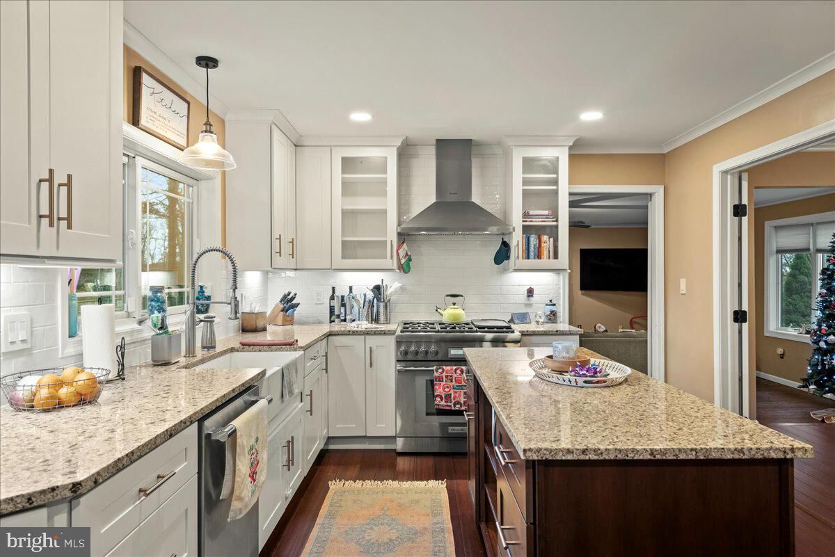 Property Photo:  1295 Scotrun Drive  PA 18355