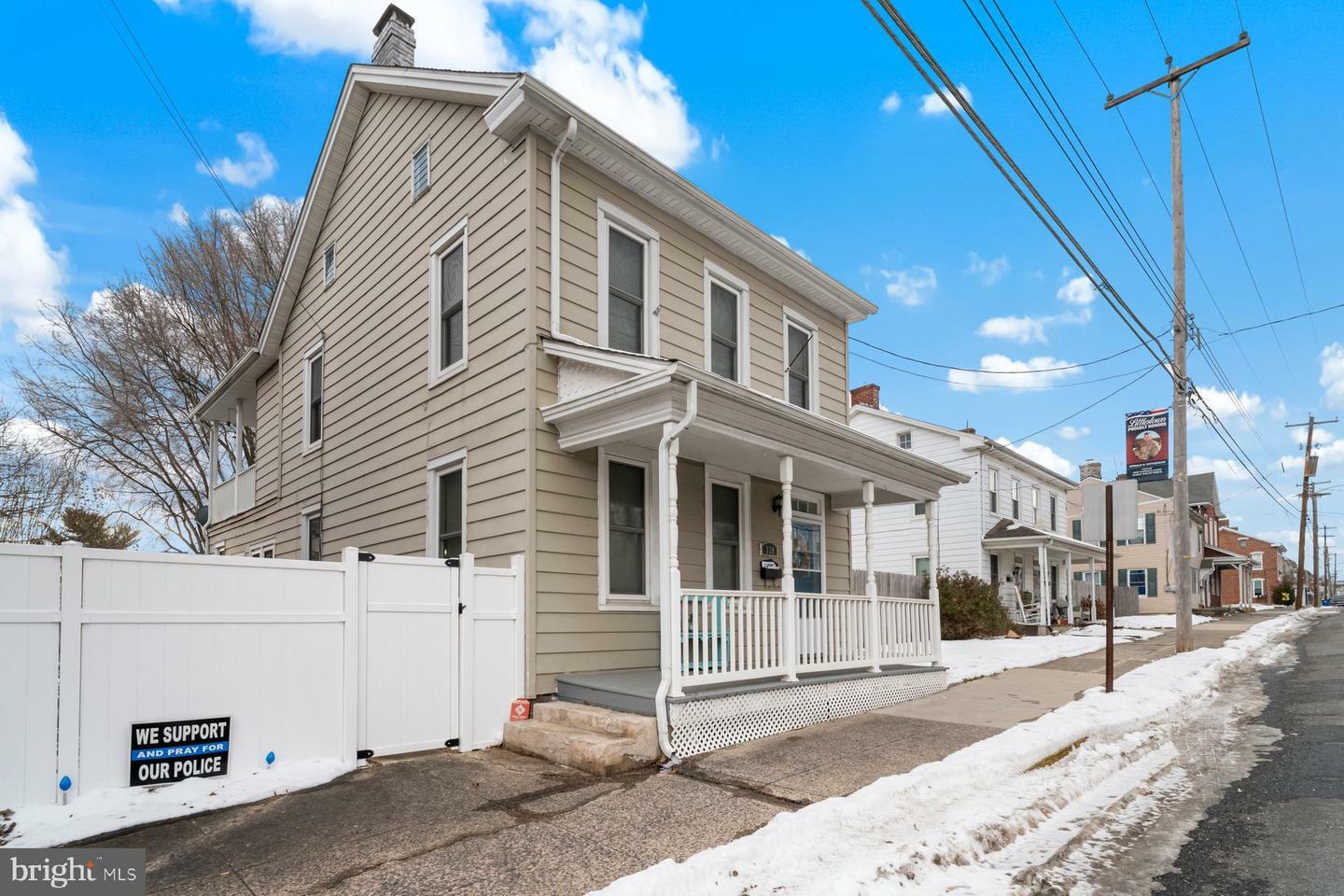 Property Photo:  339 S Queen Street  PA 17340 