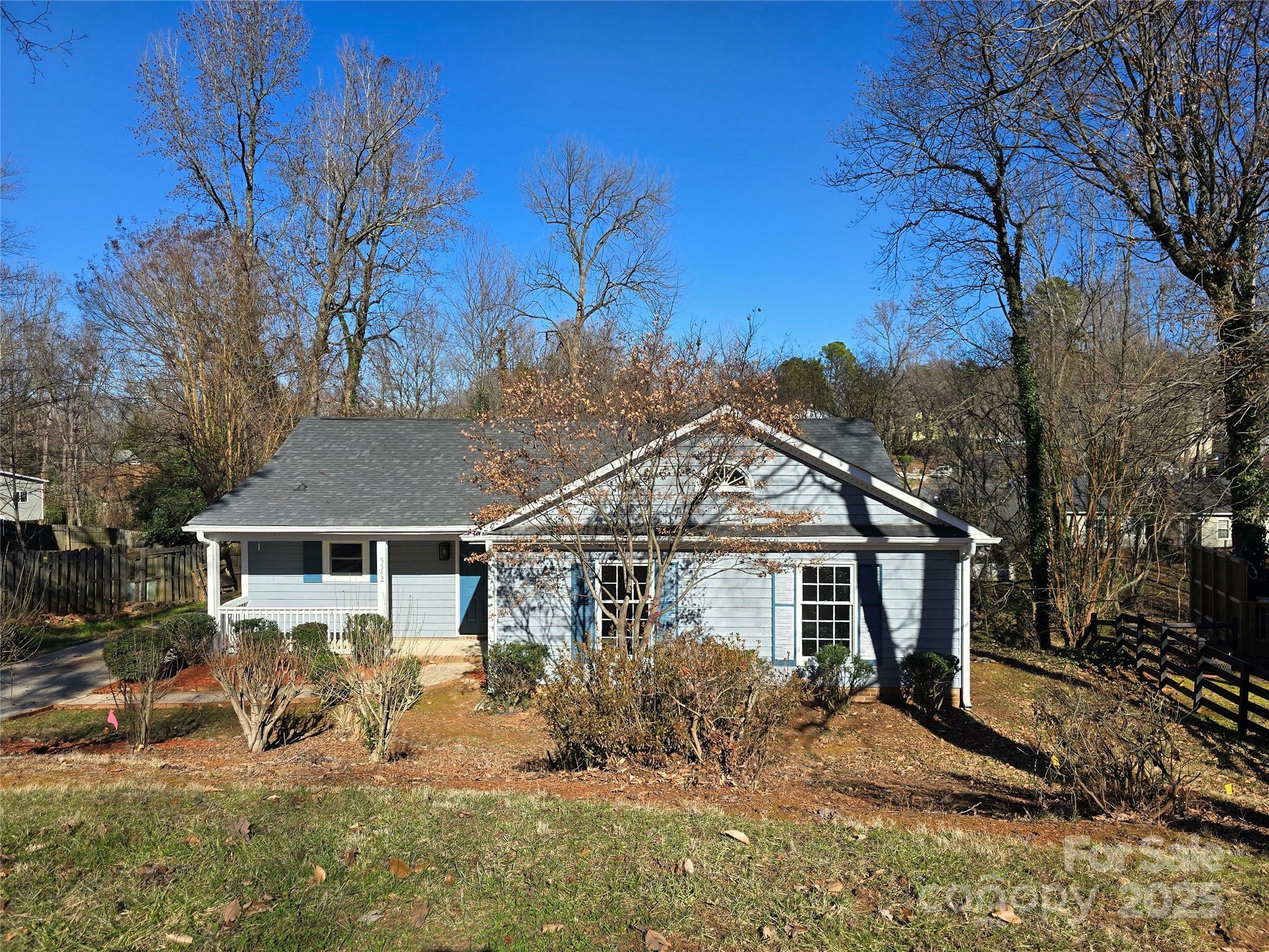 Property Photo:  5542 Whistlewood Lane  NC 28208 