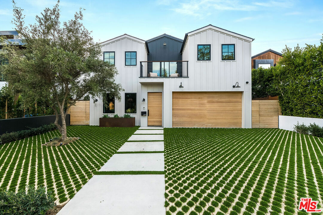 Property Photo:  4177   Bakman Ave  CA 91602 