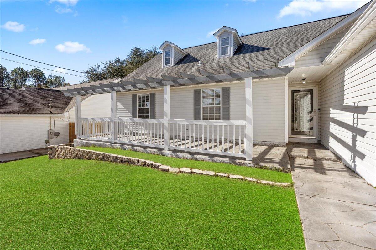 Property Photo: 439 Northview Lane FL 32536
