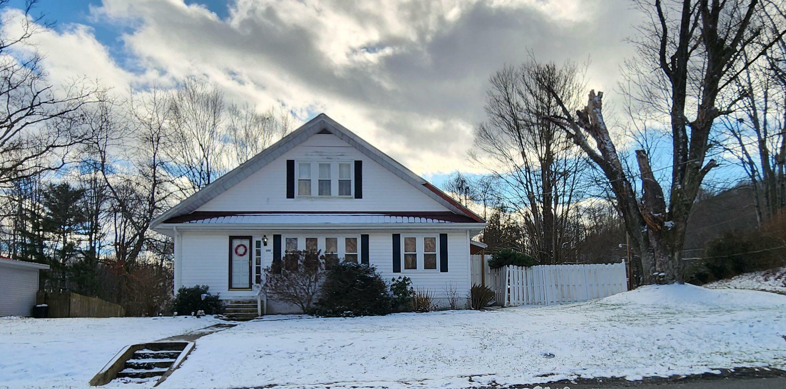 Property Photo:  200 Main St  WV 26651 