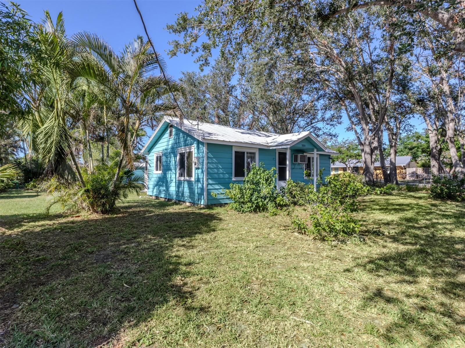 Property Photo: 301 River Boulevard S FL 34275