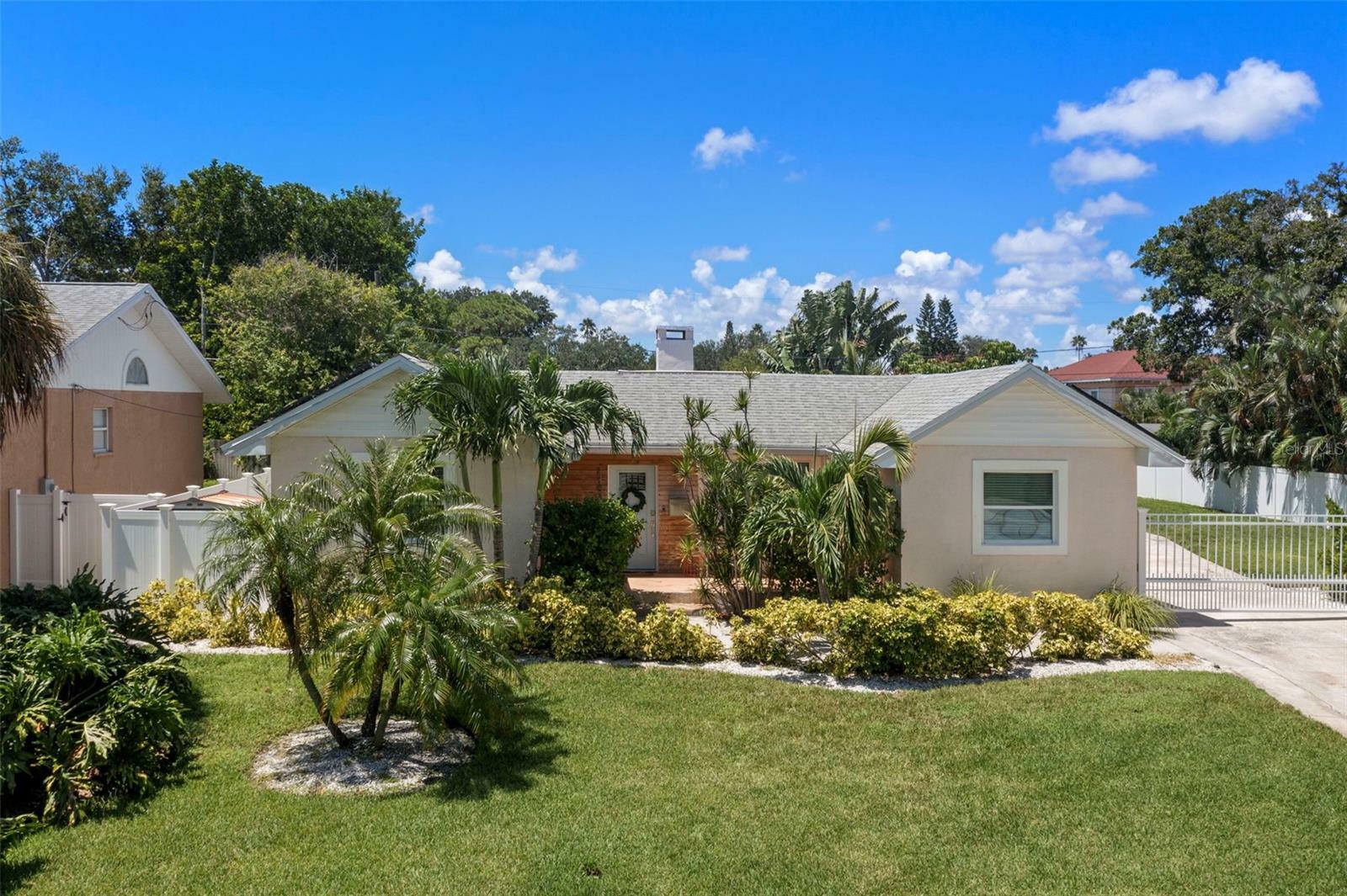 Property Photo:  4150 Helena Street NE  FL 33703 