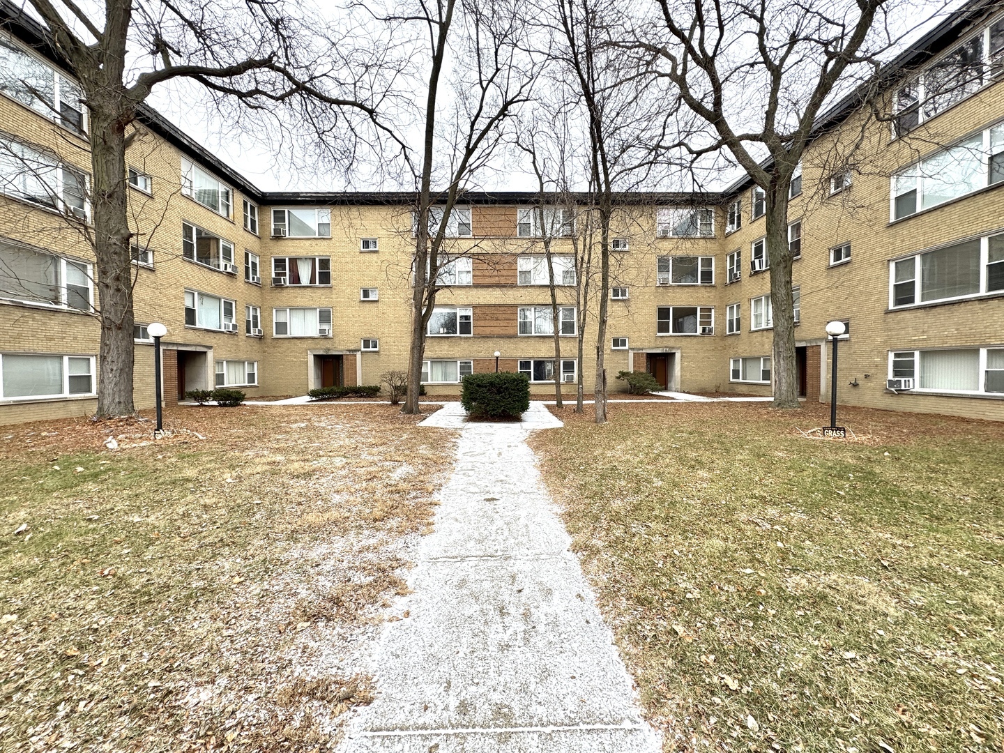 Property Photo:  6141 N Seeley Avenue 1D  IL 60659 