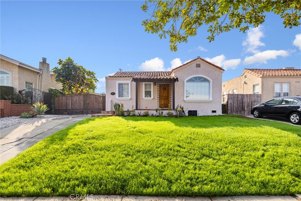 Property Photo:  2036 W 75th Street  CA 90047 