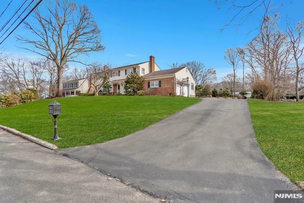 Property Photo:  291 Briarwood Drive  NJ 07481 