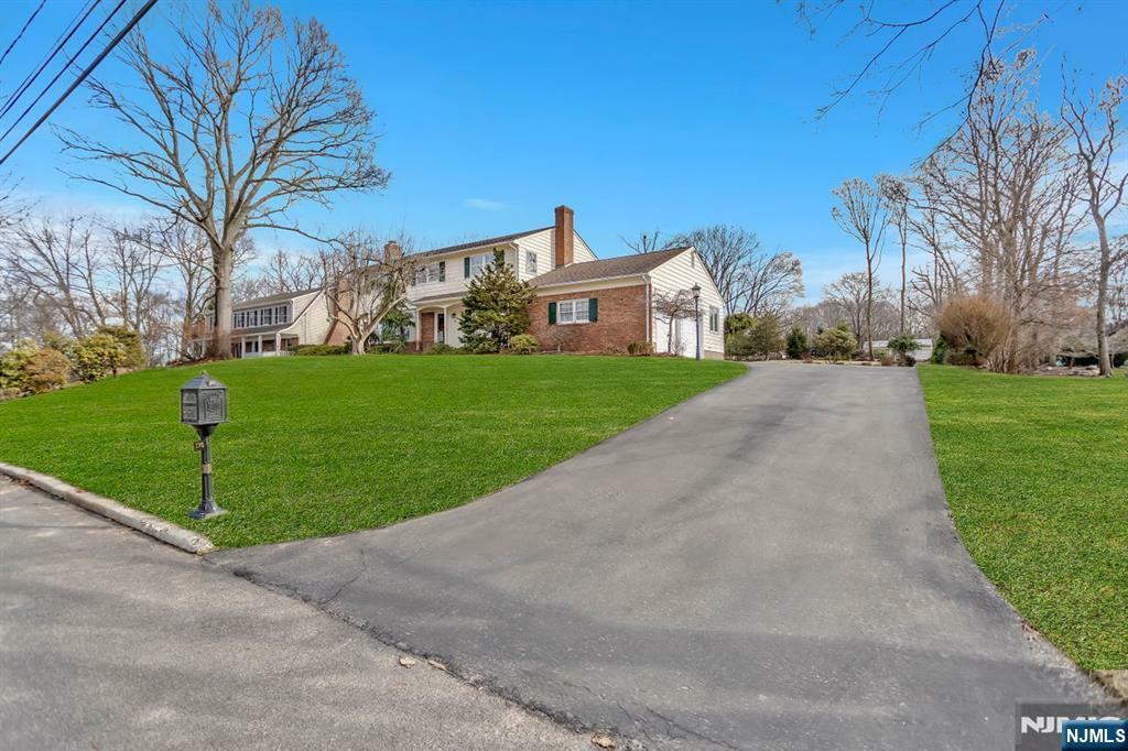 Property Photo:  291 Briarwood Drive  NJ 07481 