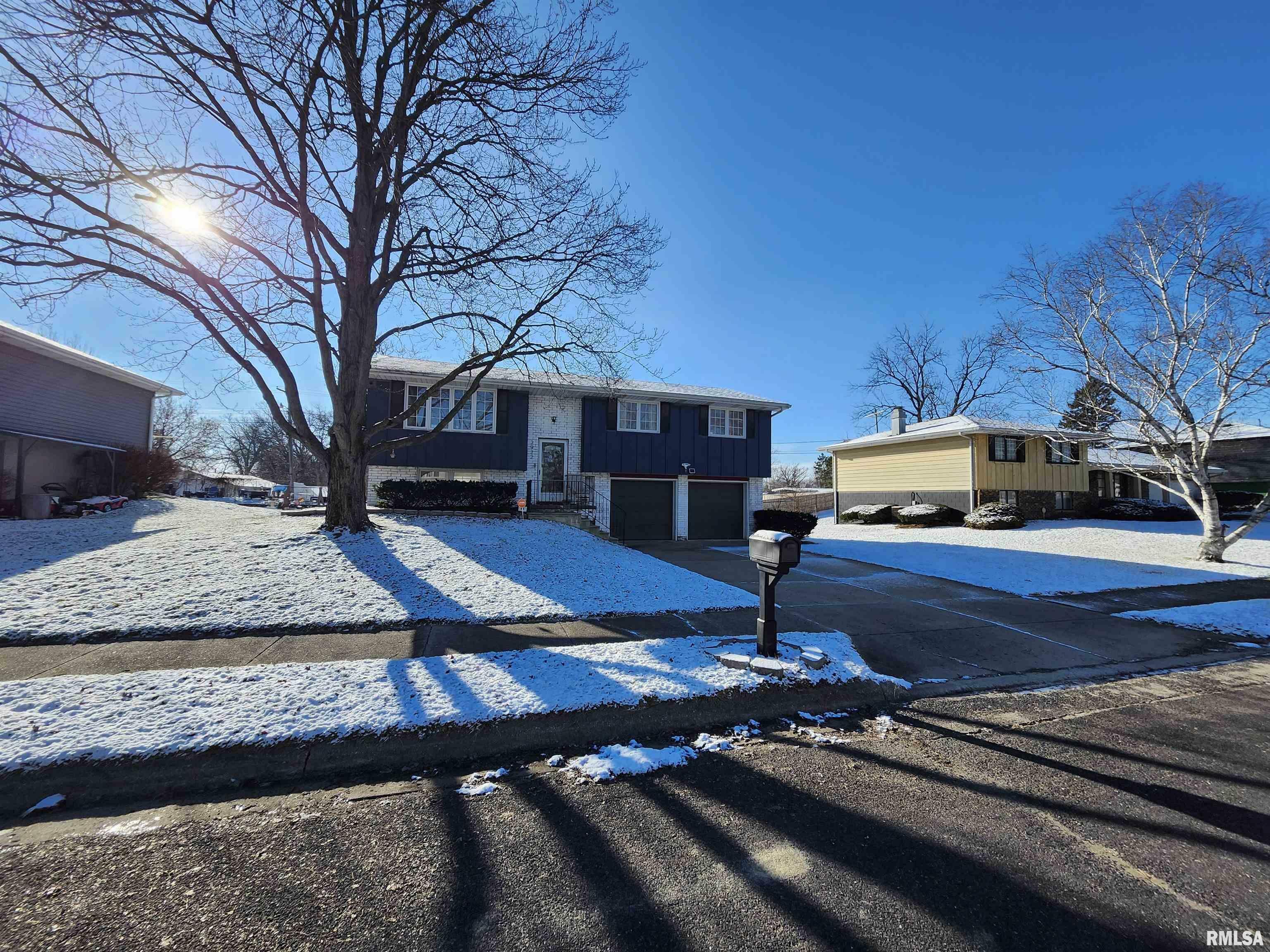 Property Photo:  2922 W Larchmont Lane  IL 61615 