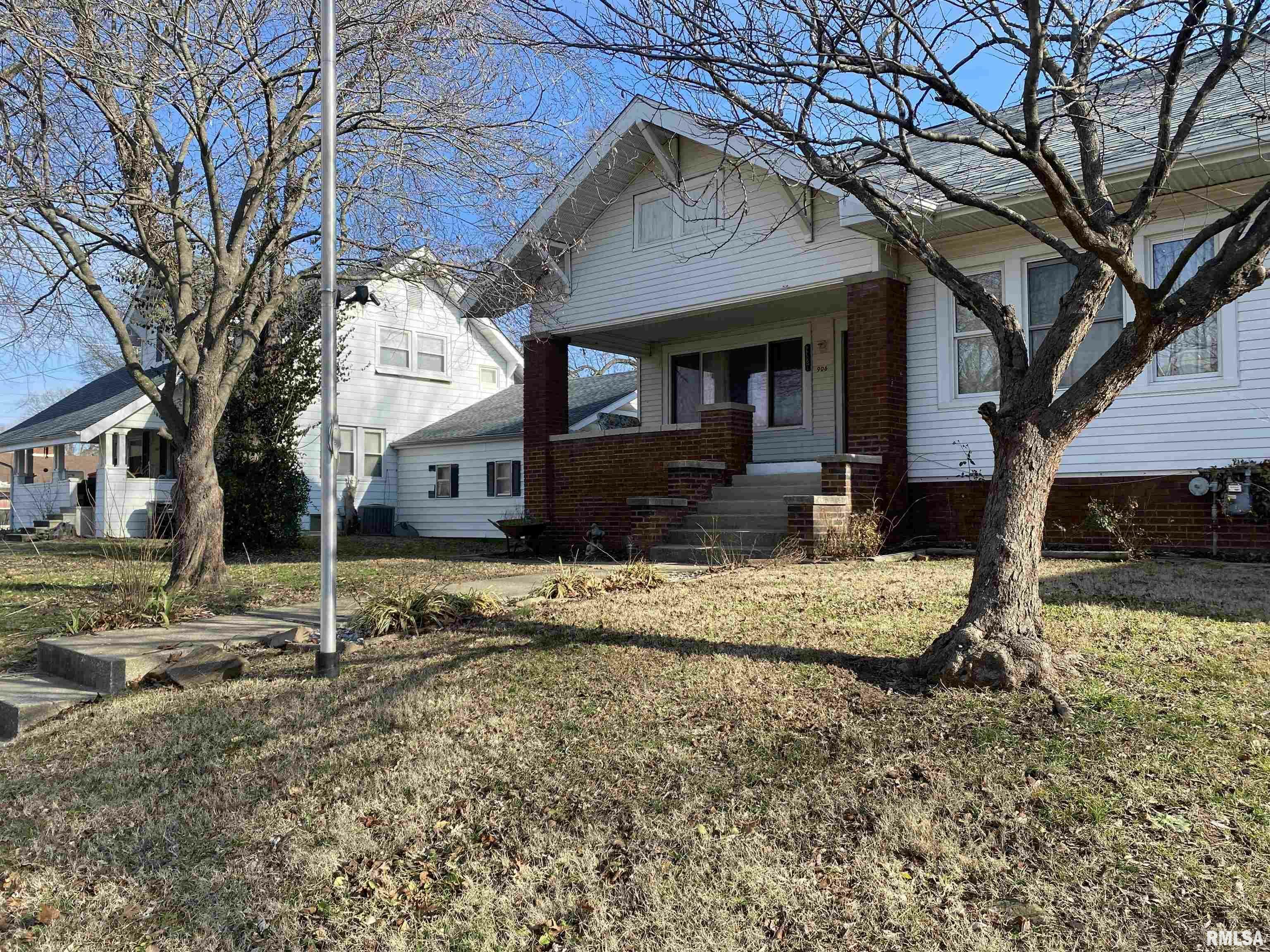 Property Photo:  906 S Granger Street  IL 62946 