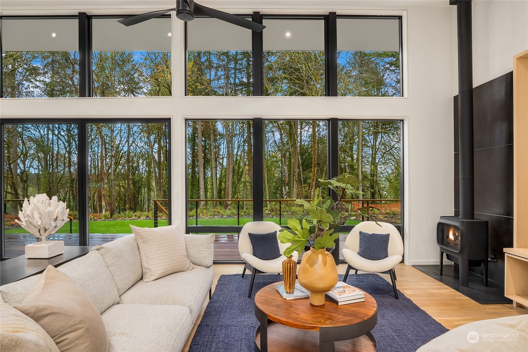 Property Photo: 6149 NE Eagle Harbor Drive WA 98110