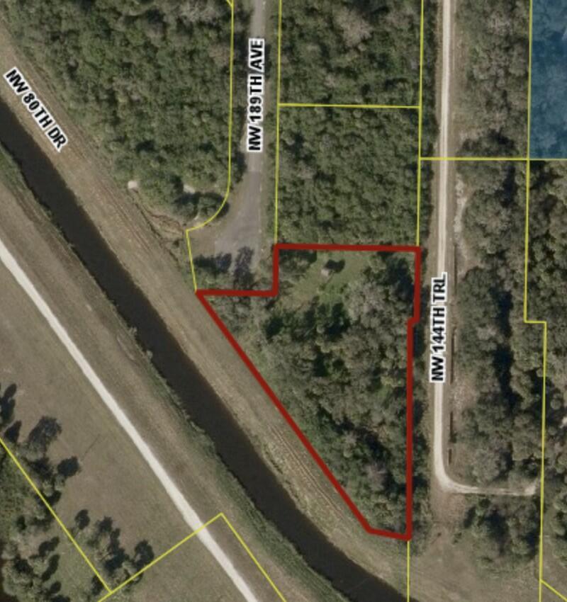 Property Photo: 7950 189th Avenue FL 34972
