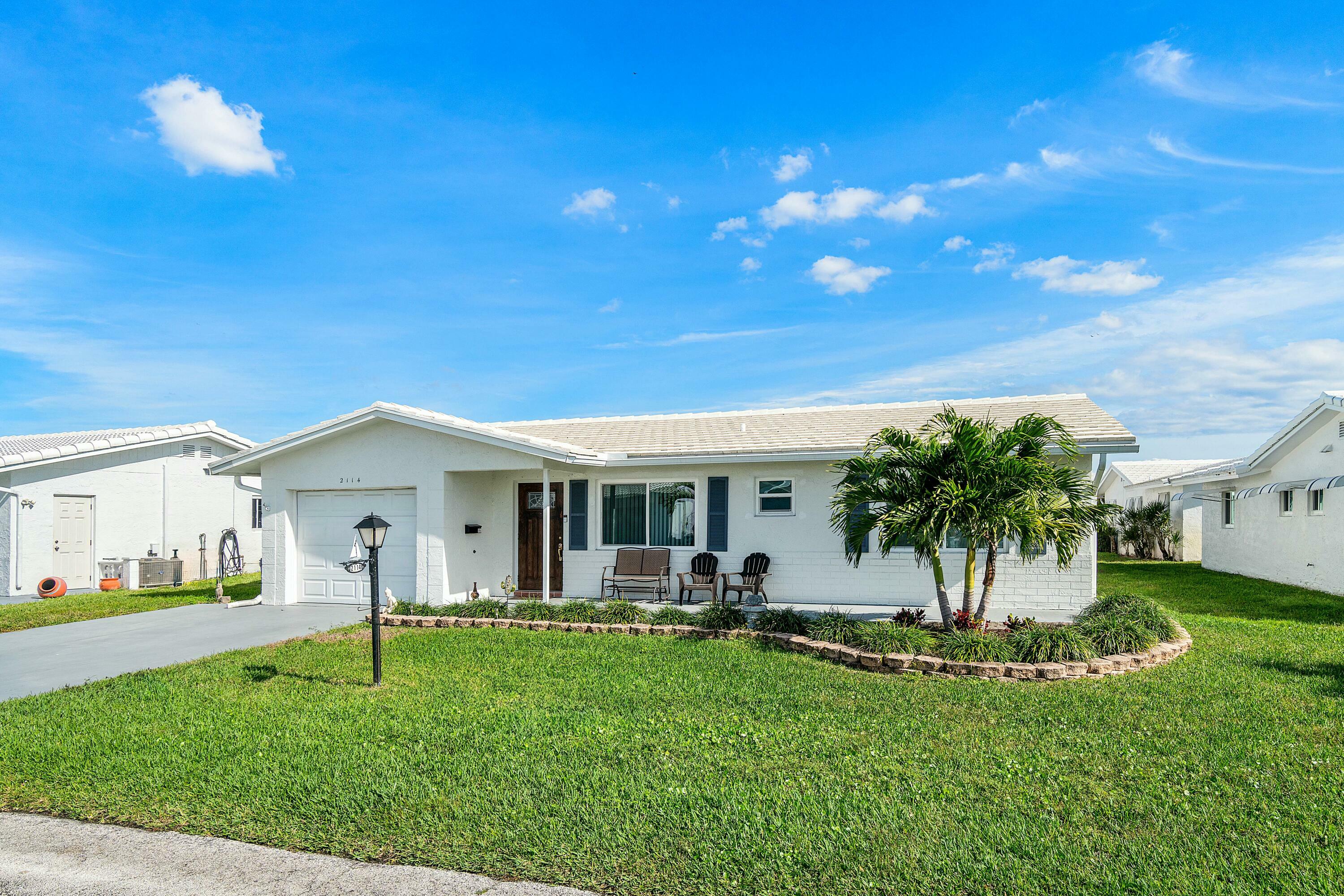 Property Photo:  2114 SW 22nd Street  FL 33426 